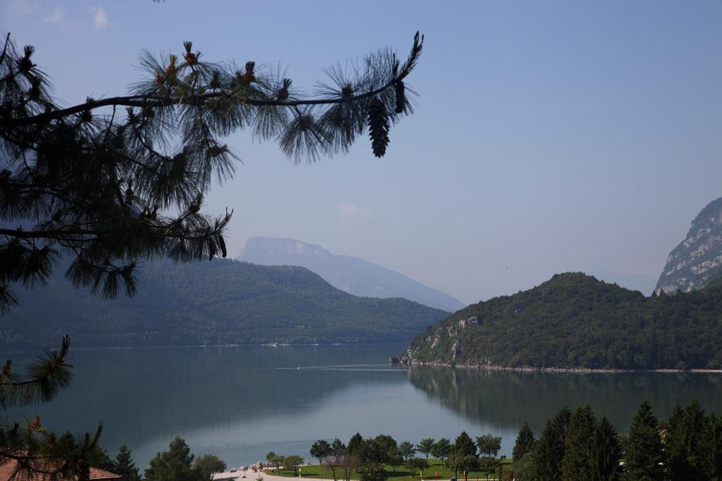 Hotel Miralago Wellness - Adults Only Мольвено Екстер'єр фото